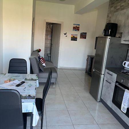 Apartmán Monolocale Rosy Fiumicino Exteriér fotografie